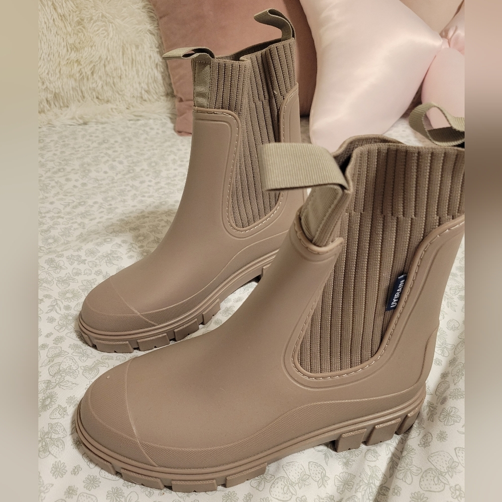 Rubber Rain/Winter Chelsea Boots